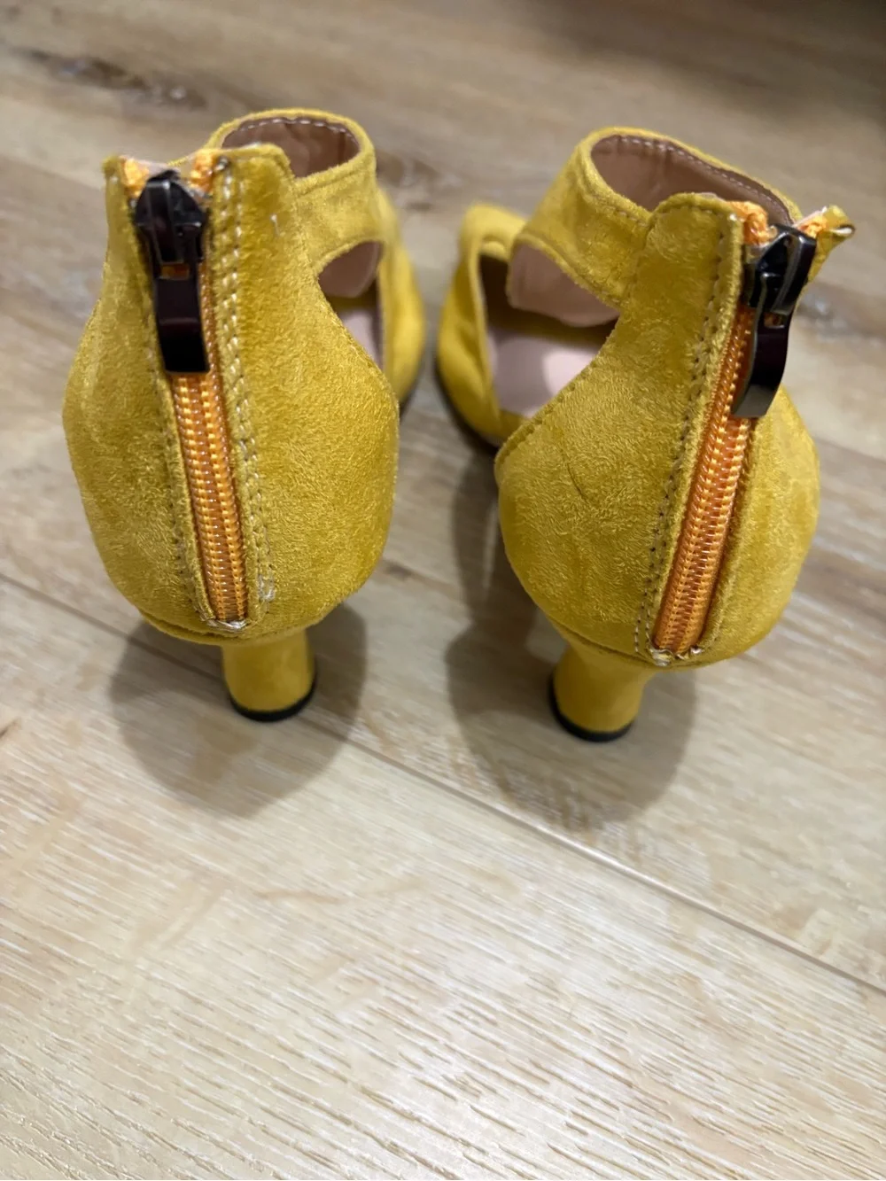 Women’s 2” Heels Size 8 Suede Never Worn